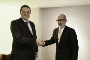 El ministro de Hacienda, Rodrigo Valdés, se reunió hoy en Davos con su par brasileño, Nelson Barbosa.