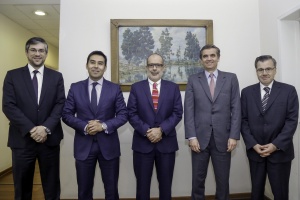 27 de abril: Ministro Rodrigo Valdés encabeza reunión del Consejo de Estabilidad Financiera.