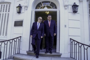 19 de abril: Ministro de Hacienda se reúne con Alberto Salas para conocer las medidas de productividad que presentó la CPC.