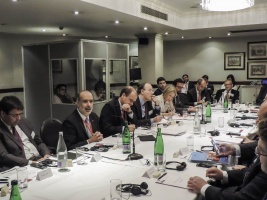 Ministros de Hacienda y Obras Públicas se reúnen con inversionistas interesados en infraestructura en ChileDay.