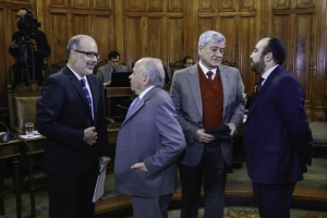 13 de junio: Ministro de Hacienda, Rodrigo Valdés, junto al director de Presupuestos, Sergio Granados, asisten a la Comisión Especial Mixta de Presupuestos del Congreso, para dar a conocer el Avance de la Ejecución Presupuestaria.