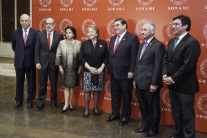 31 de agosto: Ministro Valdés y ministra Williams acompañan a la Presidenta Bachelet a la   cena anual de la minería Sonami 2016.