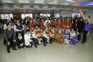 17 de septiembre: Subsecretario de Hacienda junto a funcionarios del Ministerio de Hacienda celebran las Fiestas Patrias. 
