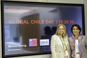Mónica Duwe de HSBC y Jessica López de BancoEstado, las dos mujeres gerentas de bancos en Chile durante Chile Day en Nueva York.