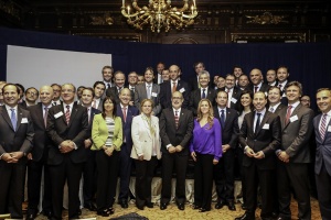 Ministro de Hacienda junto a la delegación chilena en Chile Day celebrado en Nueva York.