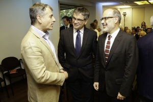 Ministro Valdés junto al Consejero y próximo presidente del Banco Central, Mario Marcel, y el ex ministro de Hacienda, Andrés Velasco.