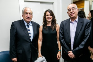 Pablo Piñera, director ejecutivo de Cieplan, junto a los académicos y economistas Andrea Repetto y Raúl Saez.