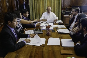 16 de marzo: Ministro Valdés se reúne con el superintendente de Bancos e Instituciones Financieras, Eric Parrado, y el superintendente de Valores y Seguros, Carlos Pavez, para planificar la implementación de la Comisión para el Mercado Financiero.
