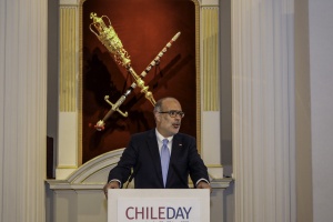 Ministro de Hacienda aborda panorama económico y desafíos futuros de nuestro país al clausurar Chile Day.