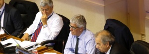 El ministro de Hacienda aborda debate presupuestario en Sala del Senado.