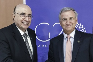 El ministro de Hacienda, Felipe Larraín, se reunió con el ministro de Hacienda de Brasil, Henrique Meirelles, en la segunda jornada de la cumbre del G20, que se realiza en Buenos Aires.