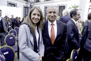 El Ministro de Hacienda, Felipe Larraín, participó esta mañana en la ceremonia de lanzamiento de la Agenda Mujer en La Moneda. En la ocasión, compartió con ministras como Susana Jiménez, de Energía