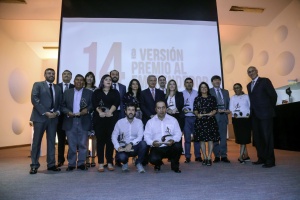 Ministro de Hacienda,​Felipe Larraín, junto al Presidente de Banco​ ​Estado, Arturo Tagle, participa en ceremonia de entrega del 14º Premio al Emprendedor.  