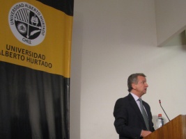 Felipe Larraín, Ministro de Hacienda.