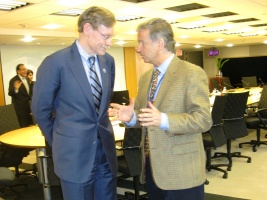 El Ministro de Hacienda, Felipe Larraín, junto al Presidente del Banco Mundial, Robert Zoellick.