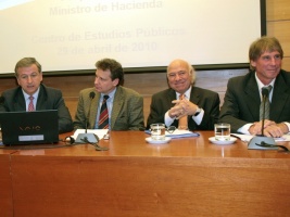 Ministro de Hacienda presenta Plan de Reconstrucción, Programa de Gobierno y Financiamiento 2010-2013 en el CEP.