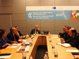 Reunión de Ministros de Hacienda, Felipe Larraín, y de Relaciones Exteriores, Alfredo Moreno, con Secretario General de la OCDE, Angel Gurría. También asistió Raúl Sáez, nuevo Representante de Chile ante la OCDE.