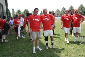 Ministro de Hacienda, Felipe Larraín, y parte de la delegación participan en Chilean Day Soccer Cup, NY.