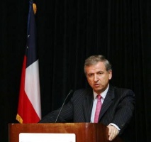 Ministro de Hacienda, Felipe Larraín, expone en CHILE DAY 2010.