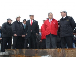 El Ministro Larraín acompañó al Presidente Piñera en su visita a los Astilleros y Maestranzas de la Armada (ASMAR), ubicado en la Base Naval de Talcahuano.