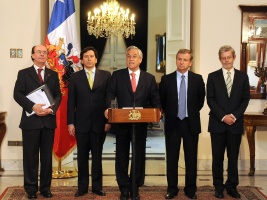 La ceremonia de firma de proyecto de ley de modificación del Impuesto Específico a la Minería se realizó hoy 31 de Agosto de 2010 en el Palacio de La Moneda.