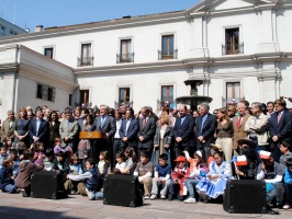 Ministro de Hacienda, Felipe Larraín, participó en celebración del Día del Patrimonio y recibe Bitácora Bicentenario en ceremonia encabezada por el Presidente de la República, Sebastián Piñera.