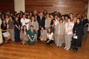 Ministro de Hacienda, Felipe Larraín, junto al Subsecretario de la cartera, Julio Dittborn, celebraron el Día Internacional de la Mujer con las trabajadores de Teatinos 120.