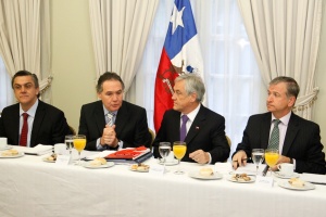 Ministro Larraín en reunión con el comité ejecutivo de la CPC