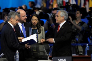 Ministros de Hacienda, Felipe Larraín, y Relaciones Exteriores, Alfredo Moreno, acompañan al Presidente de la República, Sebastián Piñera, en la Primera Sesión Plenaria de la Cumbre de Líderes del G-20, que se realiza en México.