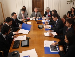 Ministro de Hacienda, Felipe Larraín, encabeza nueva reunión del CEF