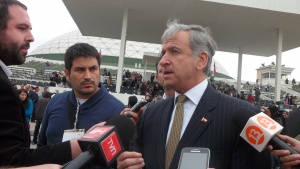 Ministro Felipe Larraín asiste a la Parada Militar 2013