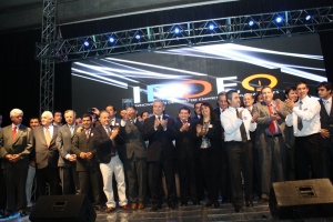 El ministro Larraín asistió a la ceremonia de los Premios IDDEO 2013, que reconocen la innovación de los trabajadores del sector público y privado