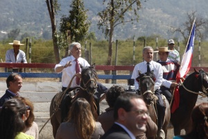 El ministro de Hacienda, Felipe Larraín, acompañó está mañana al Presidente Sebastián Piñera, durante una visita oficial a la Media Luna de Olmué.