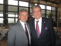 El ministro de Hacienda, Felipe Larraín, junto al Primer Ministro de Albania, Sali Berisha.