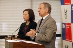 El ministro Felipe Larraín, y Rosanna Costa en presentación sobre el Presupuesto 2014